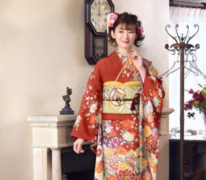 成人式の振袖、色選びのお悩み解決!正統派の赤と知的な青を解説します